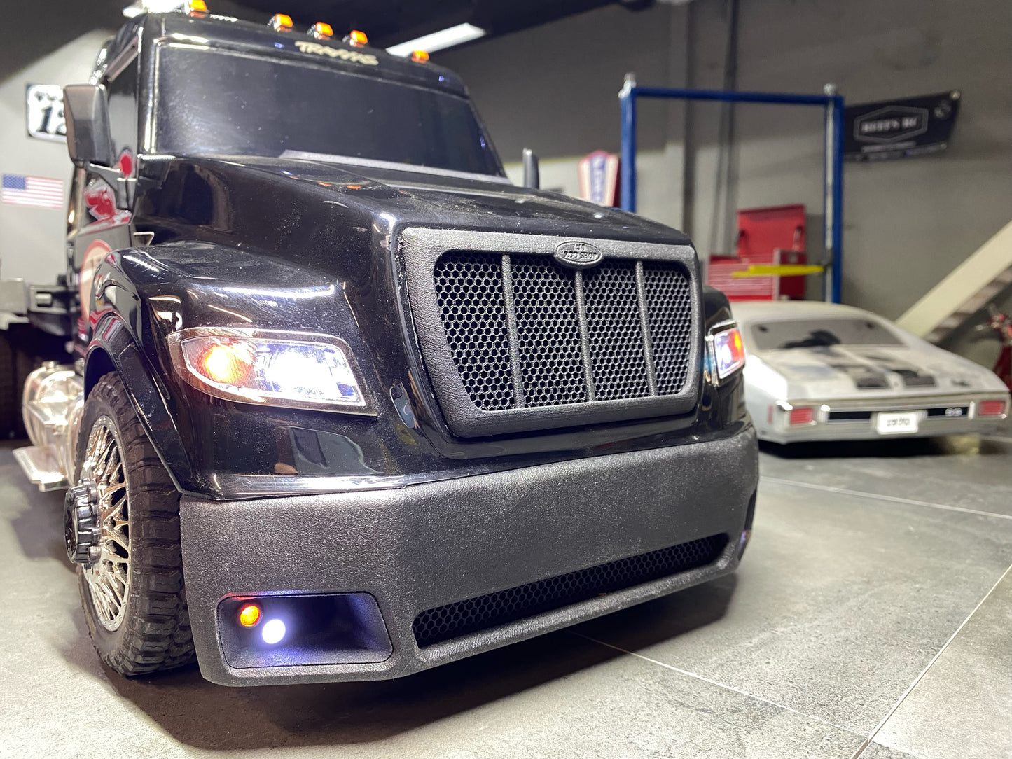 1:10 Rod Shop  |   Traxxas TRX6 Ultimate Hauler   |   Front Bumper with Fog Lights