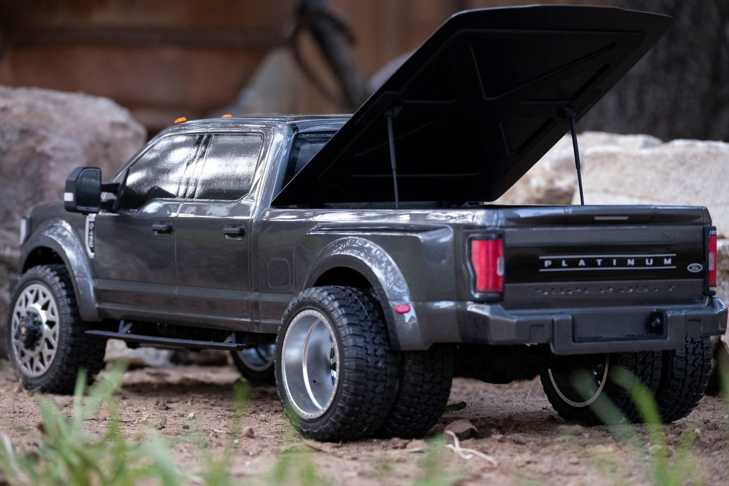 1:10 Rod Shop  |  CEN Racing Ford F450    |     Motorized Side Steps