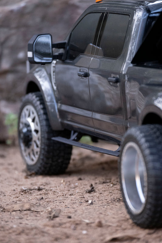 1:10 Rod Shop  |  CEN Racing Ford F450    |     Motorized Side Steps