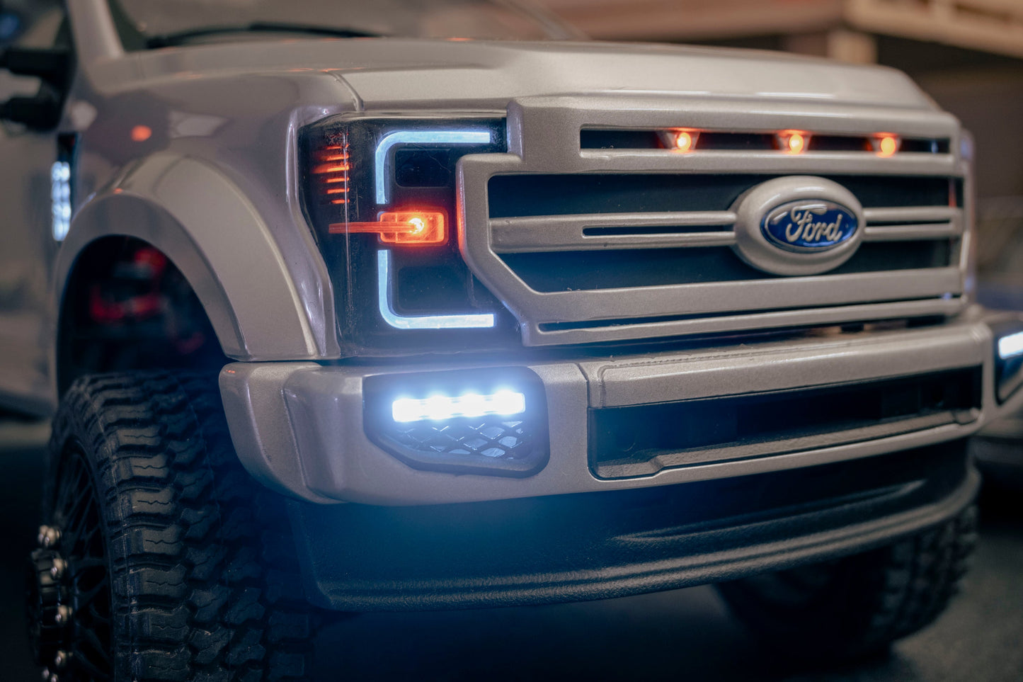 1:10 Rod Shop  |   CEN Racing Ford F450   |   Front Bumper With Fog Lights Kit